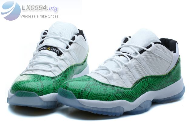 Jordan 11 Low Snakeskin