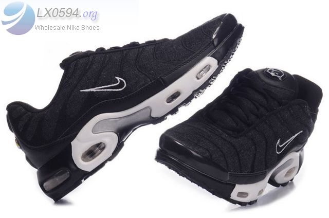 Nike Air Max Plus Black