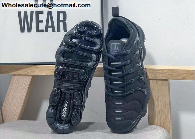 Nike Vapormax Plus Triple Black