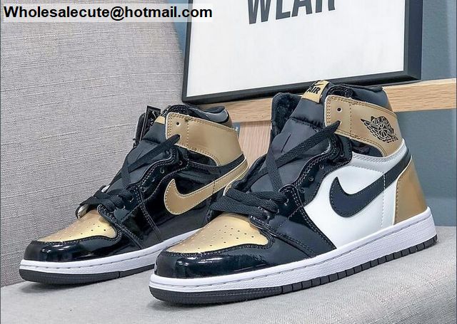 Air Jordan 1 Retro High OG Gold Toe
