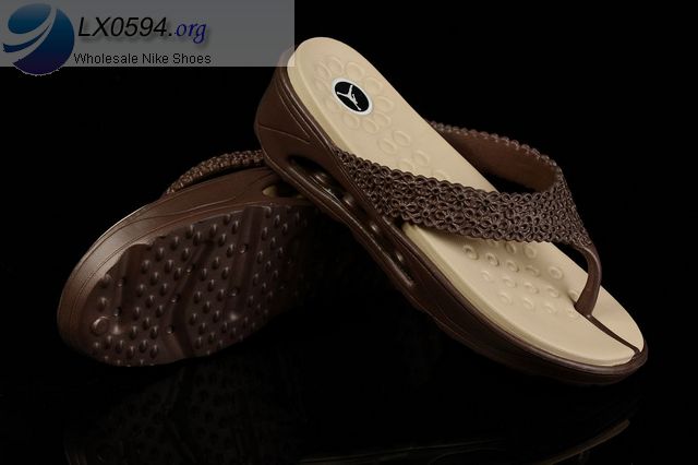jordan flip flops womens
